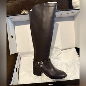 NINE WEST Dark Brown Boots with a Buckle